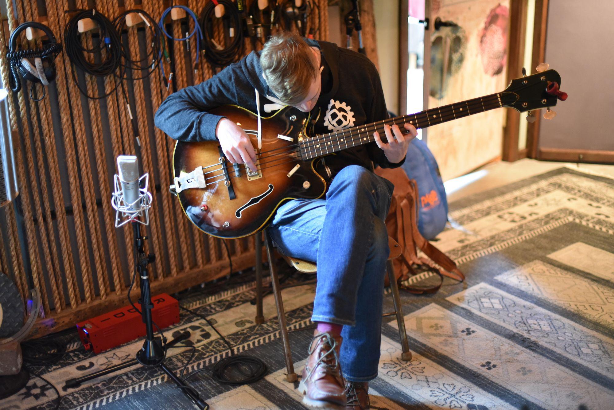 image for This Indie Folk Song Has Roots in Ashland and Paris (FFO Ray LaMontagne). - Krister Axel: Weightless Heart
