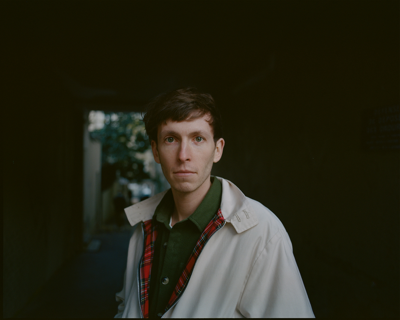 Indie Songwriter Records EP from his Paris Apartment. - Corentin Ollivier: Wandering Star (Portishead cover)