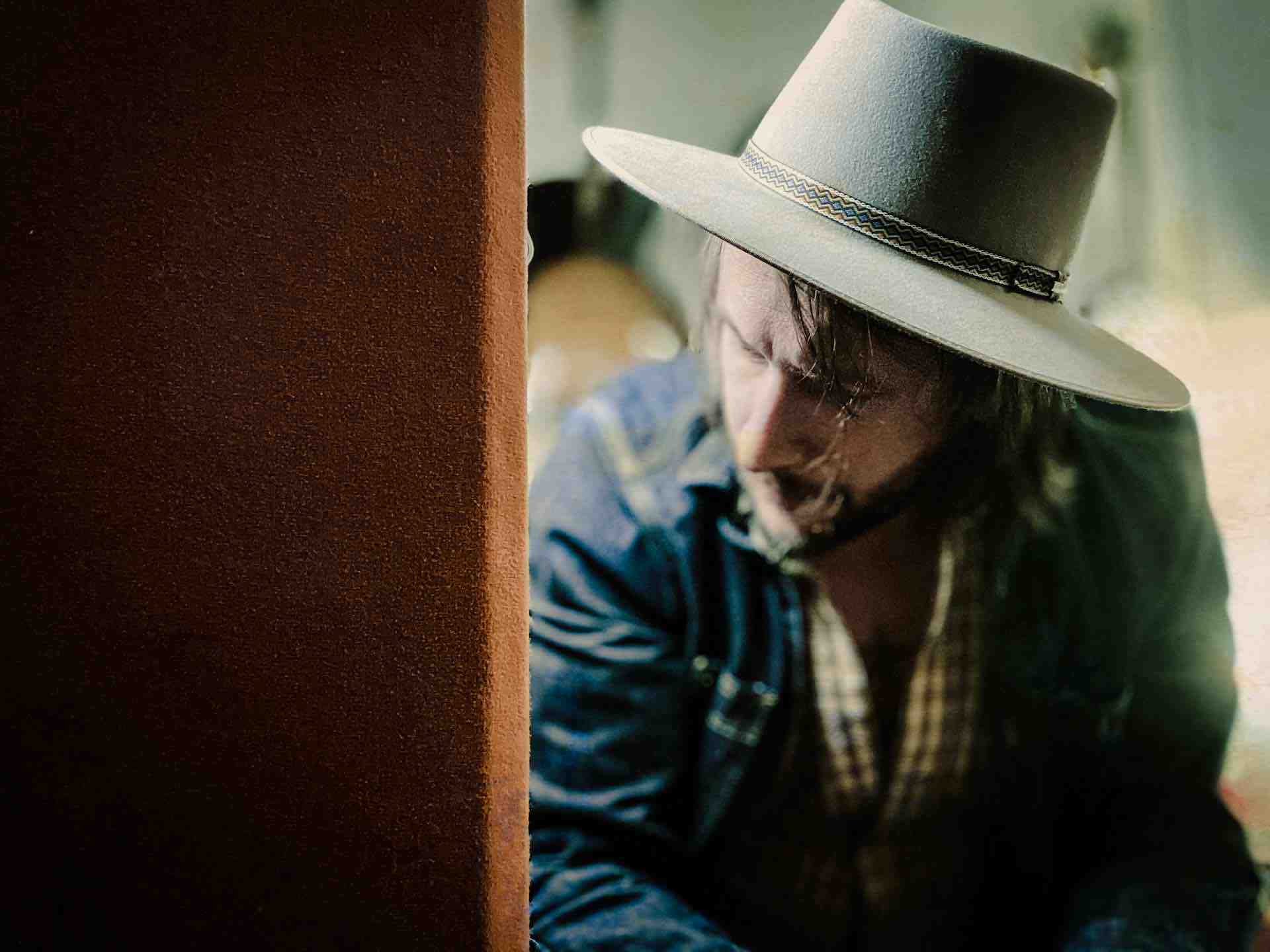 Exciting Indie Folk Debut from Eugene, Oregon. - Last Years Man: Brave the Storm (feat. Anna Tivel)