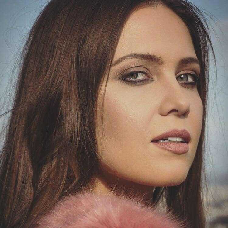 image for Electro Pop from Los Angeles Finds Catharsis in Rejection. - NEO NOIR x AIMEE: Jezebel