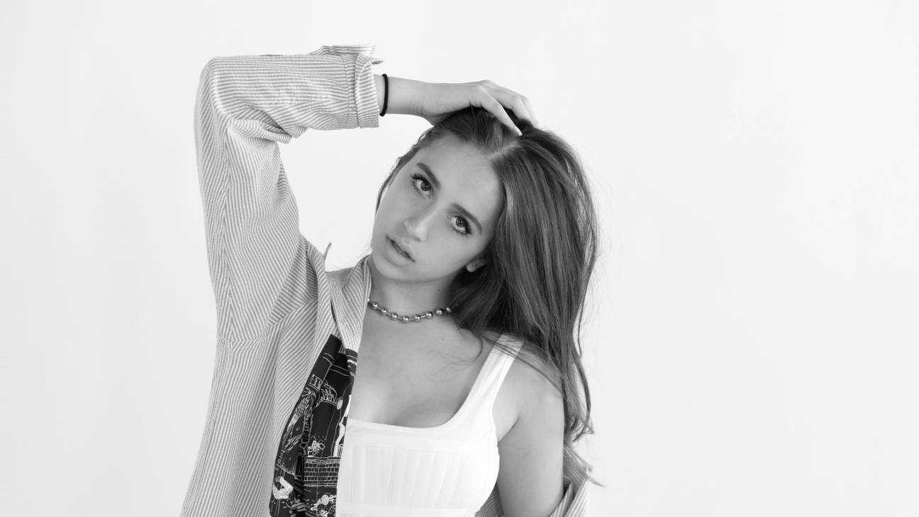 Young Pop Phenom from Calgary. - Tate McRae: dont be sad